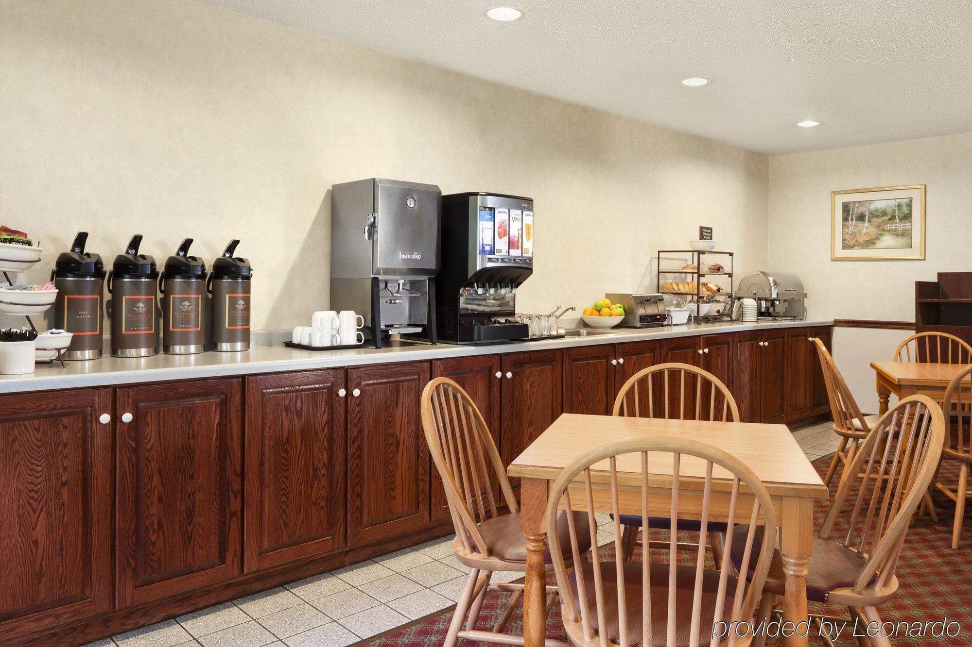 Country & By Radisson, Platteville, Wi Hotel