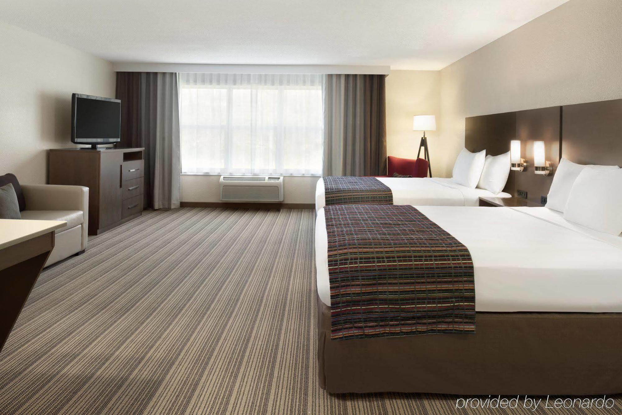 Country & By Radisson, Platteville, Wi 3*